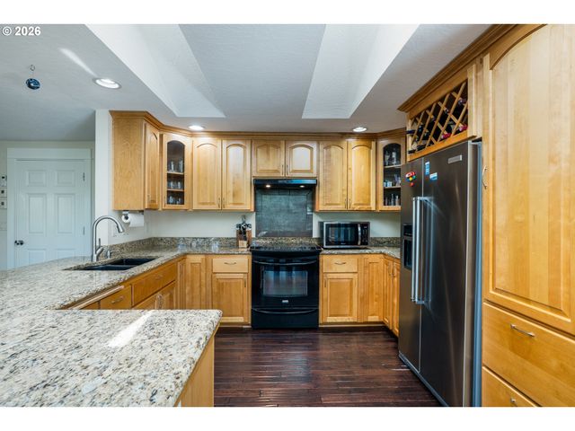 2266 IRONWOOD St, Eugene, OR 97401