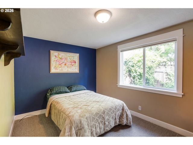 2266 IRONWOOD St, Eugene, OR 97401