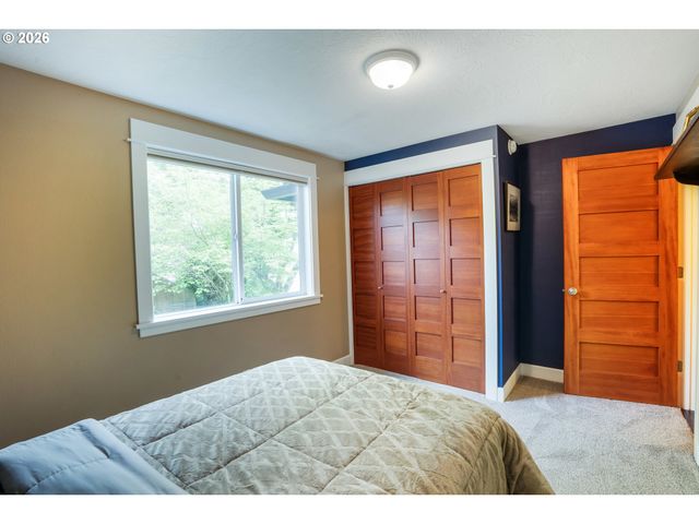 2266 IRONWOOD St, Eugene, OR 97401