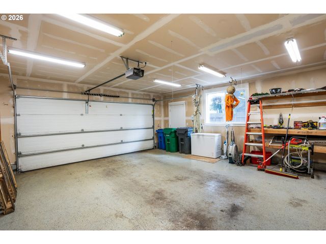 2266 IRONWOOD St, Eugene, OR 97401