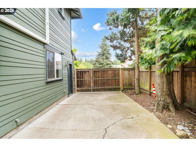 2266 IRONWOOD St, Eugene, OR 97401