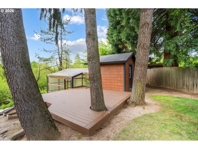 2266 IRONWOOD St, Eugene, OR 97401