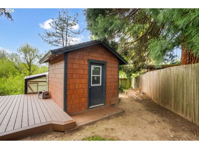 2266 IRONWOOD St, Eugene, OR 97401