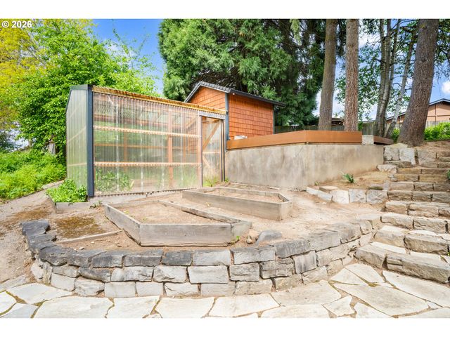 2266 IRONWOOD St, Eugene, OR 97401