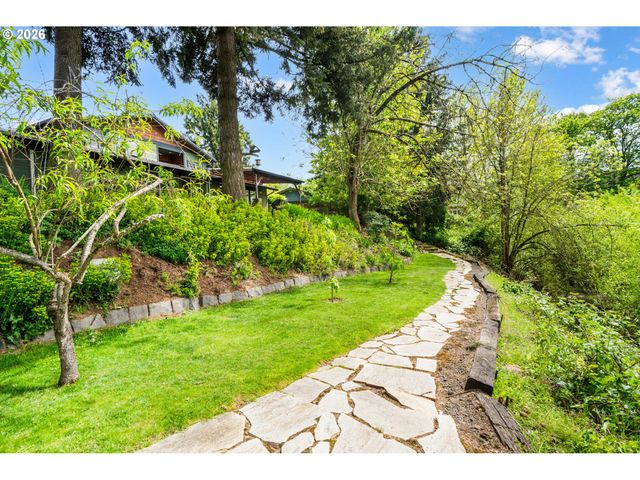 2266 IRONWOOD St, Eugene, OR 97401