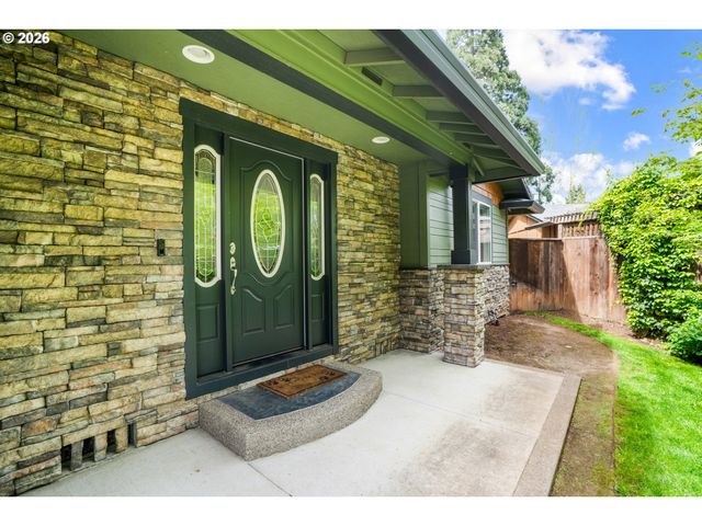 2266 IRONWOOD St, Eugene, OR 97401