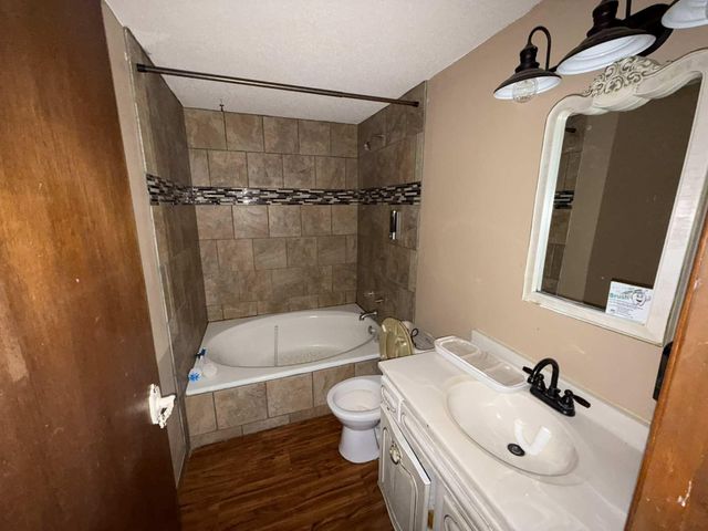 23089 Indian Lane, Hermitage, MO 65668