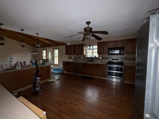 23089 Indian Lane, Hermitage, MO 65668