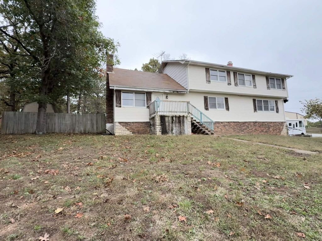 23089 Indian Lane, Hermitage, MO 65668