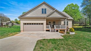 1880 Chestnut Grove Road, King, NC 27021