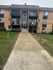 1075 Higgins Quarters Drive 3-208, Hoffman Estates, IL 60169