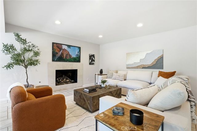 4747 Ellenita, Tarzana, CA 91356