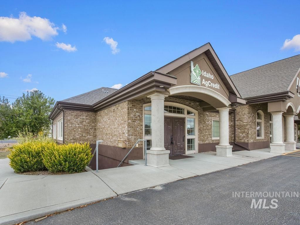1096 Eastland Dr N, Twin Falls, ID 83301 photo 2