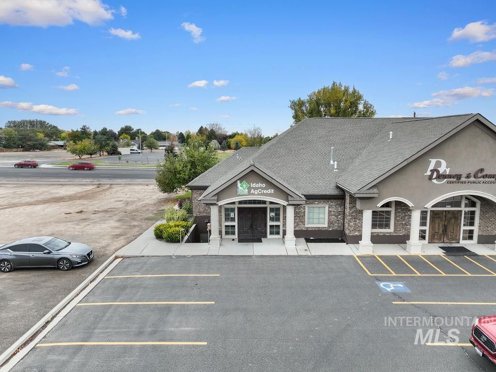 1096 Eastland Dr N, Twin Falls, ID 83301 photo 3