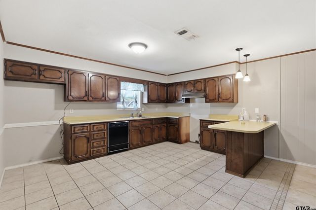 108 Brenda Dr., Mt Pleasant, TX 75455