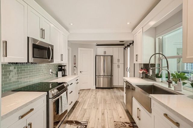 5117 Cleveland St, Hollywood, FL 33021