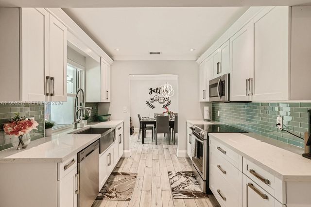 5117 Cleveland St, Hollywood, FL 33021