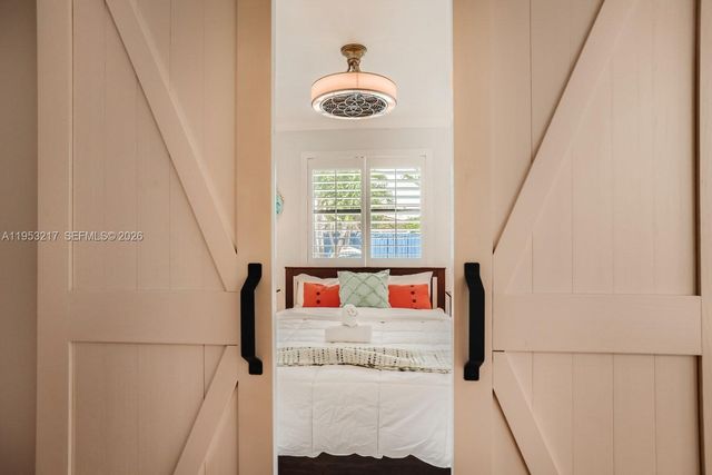 5117 Cleveland St, Hollywood, FL 33021