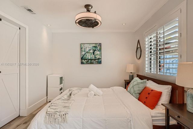 5117 Cleveland St, Hollywood, FL 33021