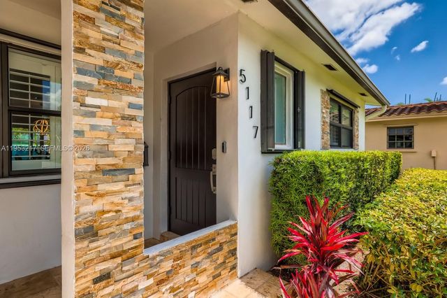 5117 Cleveland St, Hollywood, FL 33021