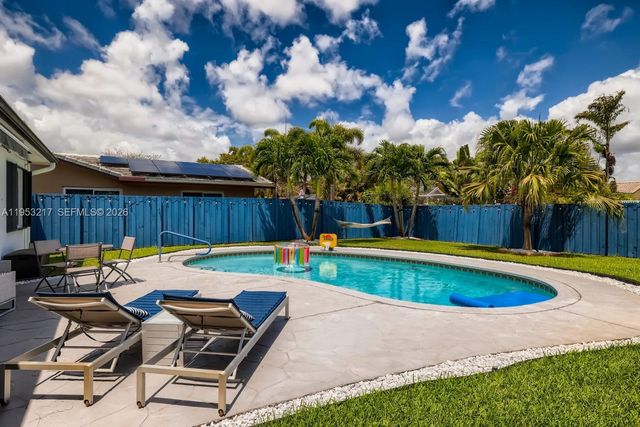 5117 Cleveland St, Hollywood, FL 33021