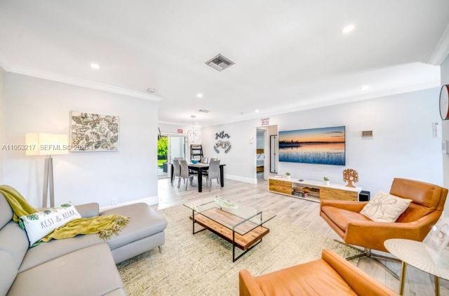 5117 Cleveland St, Hollywood, FL 33021