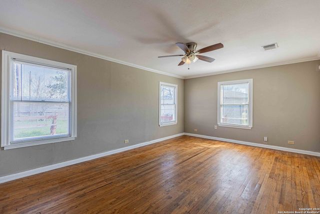 461 Westminster Ave, San Antonio, TX 78228