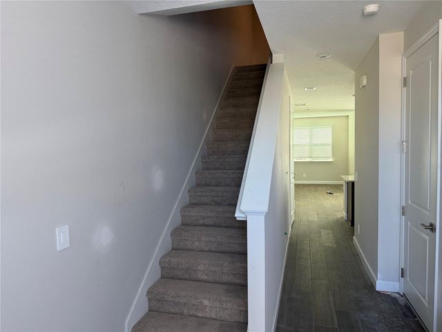 7518 DEER VALLEY CIRCLE, Tampa, FL 33635