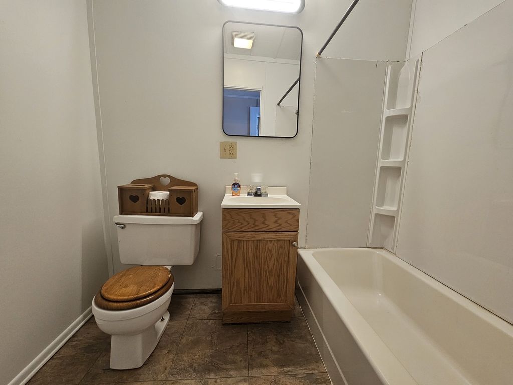 Image 17 of property listing at 401 S 20th Street, Mt Vernon, IL 62864