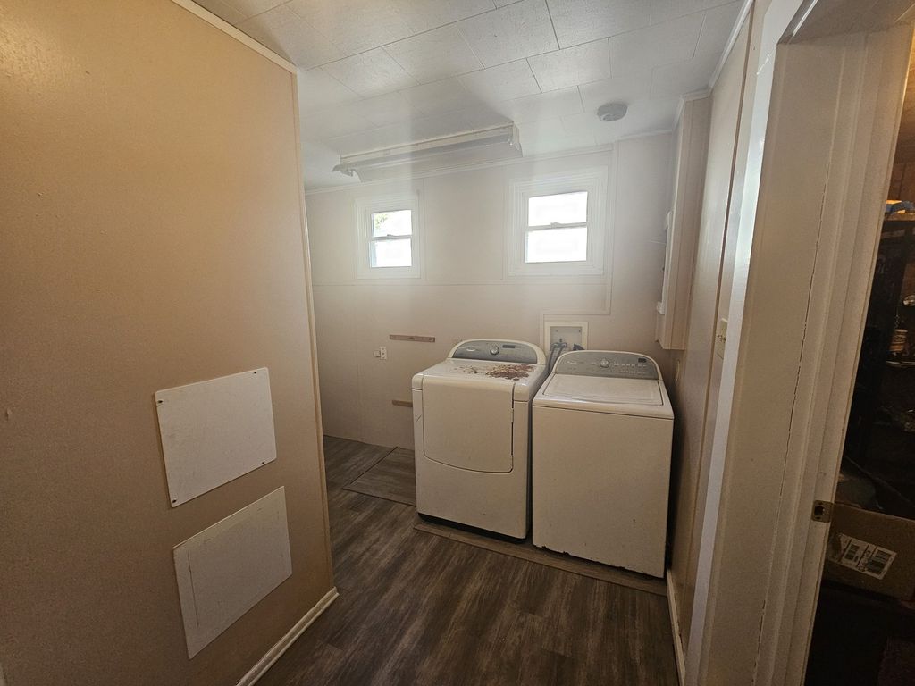 Image 18 of property listing at 401 S 20th Street, Mt Vernon, IL 62864