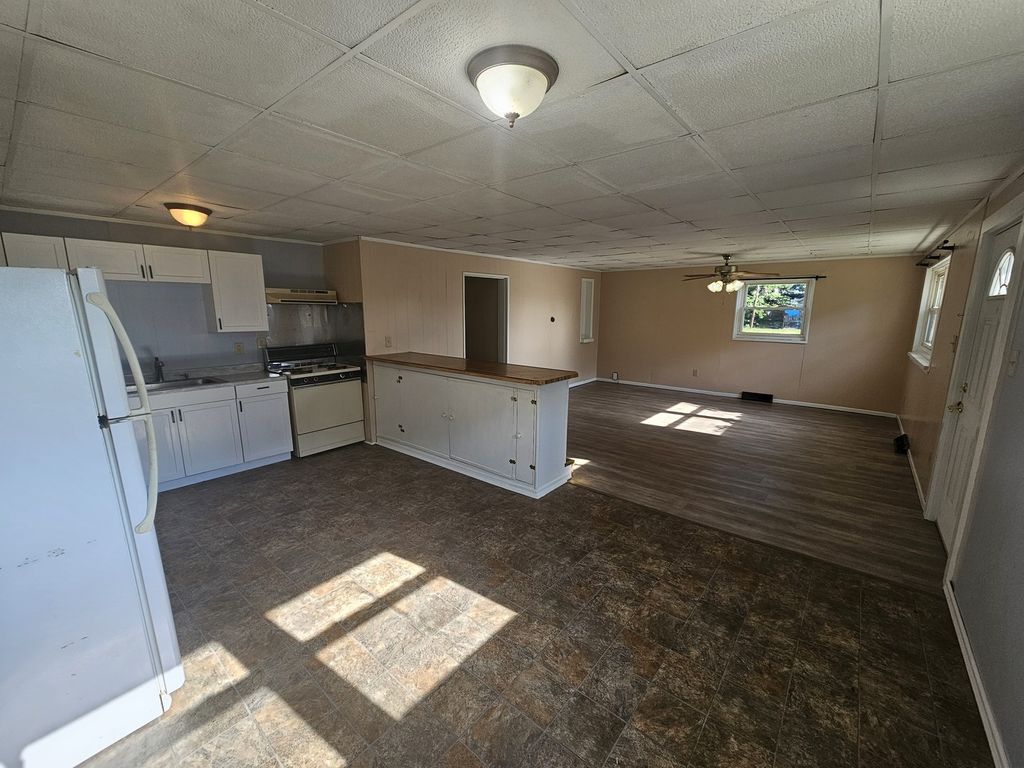 Image 9 of property listing at 401 S 20th Street, Mt Vernon, IL 62864