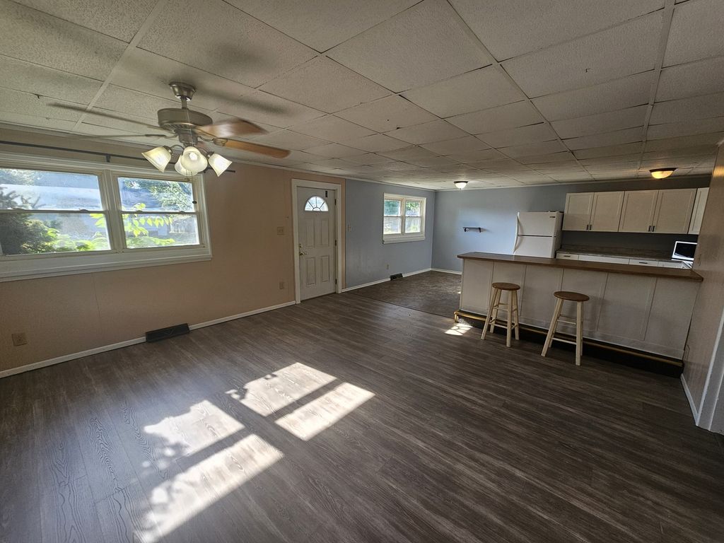 Image 10 of property listing at 401 S 20th Street, Mt Vernon, IL 62864