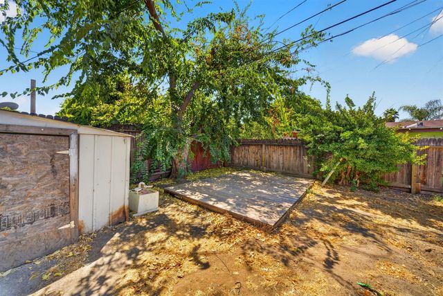 2903 N Fisher Street, Fresno, CA 93703
