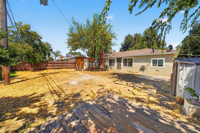 2903 N Fisher Street, Fresno, CA 93703