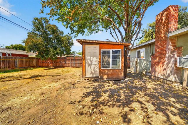 2903 N Fisher Street, Fresno, CA 93703