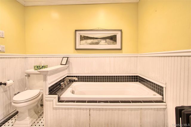 165 Round Hill Road, Washingtonville, NY 10992