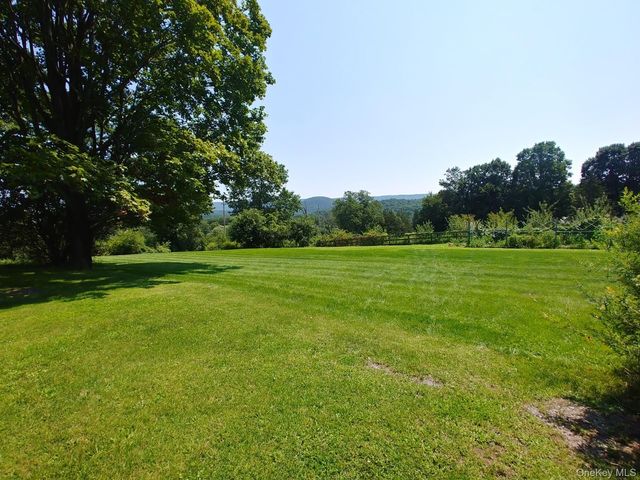 165 Round Hill Road, Washingtonville, NY 10992