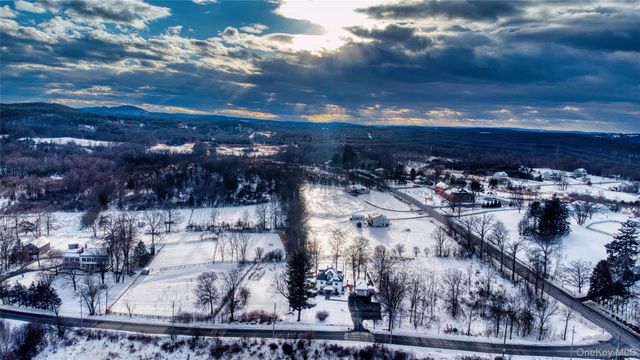 165 Round Hill Road, Washingtonville, NY 10992