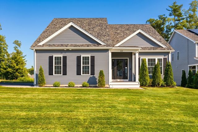 208 Crownshield Ave 208, Uxbridge, MA 01569
