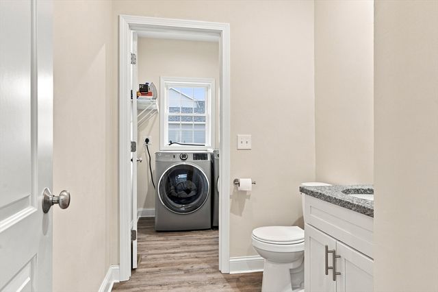 208 Crownshield Ave 208, Uxbridge, MA 01569