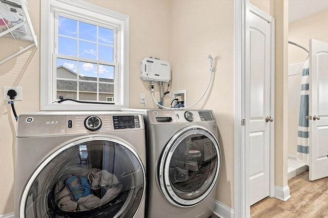 208 Crownshield Ave 208, Uxbridge, MA 01569