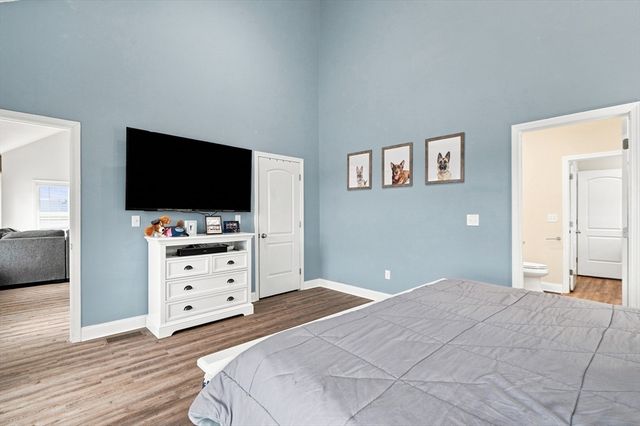 208 Crownshield Ave 208, Uxbridge, MA 01569