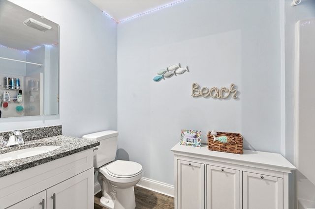 208 Crownshield Ave 208, Uxbridge, MA 01569