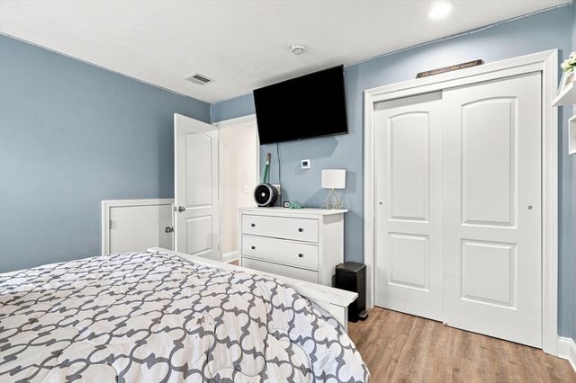 208 Crownshield Ave 208, Uxbridge, MA 01569