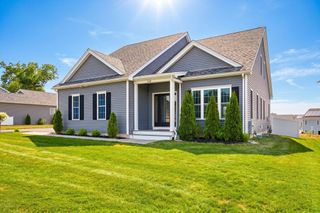 208 Crownshield Ave 208, Uxbridge, MA 01569