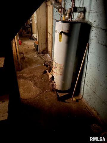 829 E MCCLURE Avenue, Peoria, IL 61604