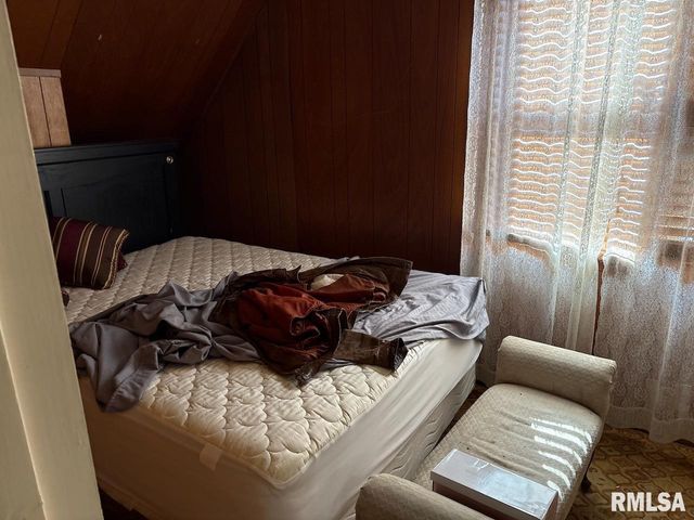 829 E MCCLURE Avenue, Peoria, IL 61604