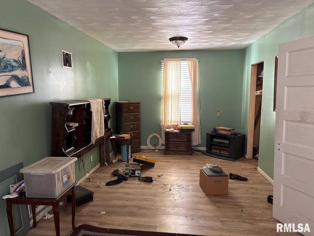 829 E MCCLURE Avenue, Peoria, IL 61604