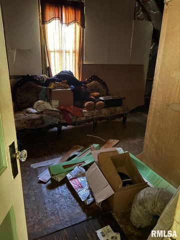 829 E MCCLURE Avenue, Peoria, IL 61604