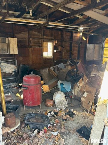 829 E MCCLURE Avenue, Peoria, IL 61604